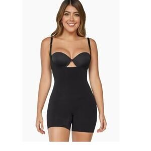 Brand New Curveez Women's Size 2X XXL Black Second Skin Hip Hugger Bodysuit